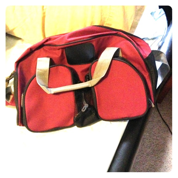 Easy-to-carry Maroon Travel Tote - never used!