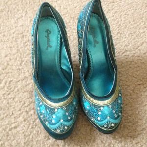 Aladdin style wedges