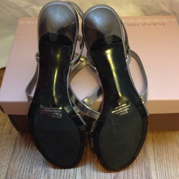 Donating soon! ✨ NWT Silver Bandolino heels - Picture 3 of 9