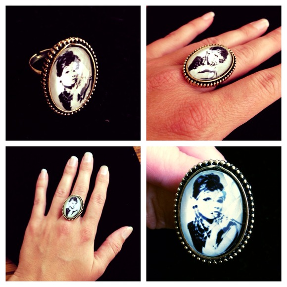 Buy 2 Get 3 FREE! Audrey Hepburn ring - Picture 1 of 1