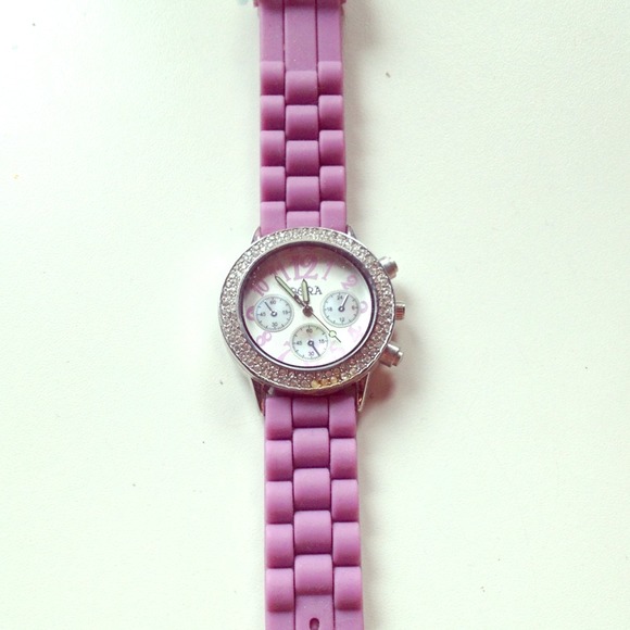 Lilac rubber BORA watch