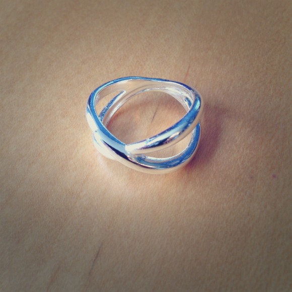NEW Odette Ring size 7