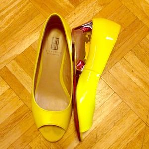 Neon yellow open toe