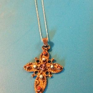 Vintage like cross necklace