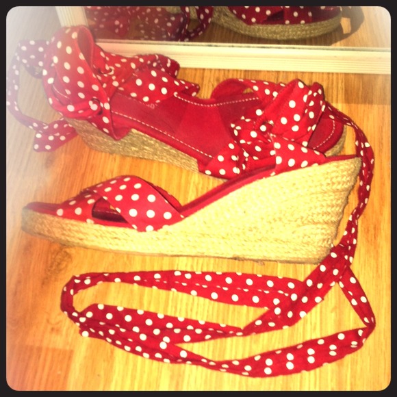 Retro red and white polka dot espadrille wedges