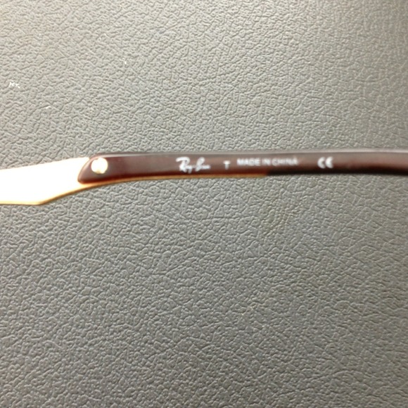 Ray-Ban Sunglasses - Picture 2 of 4