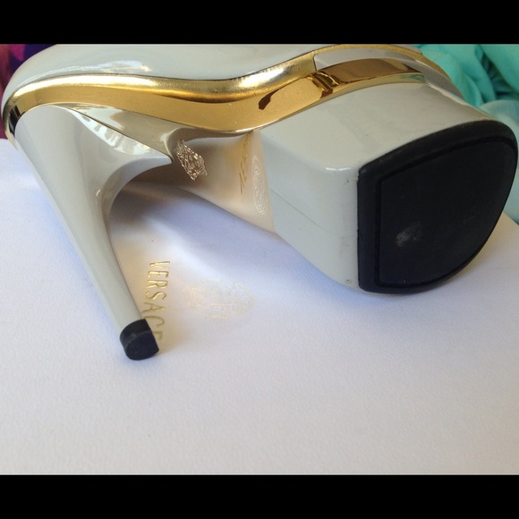 Versace 16cm open toed pumps. Fairly new - Picture 3 of 4