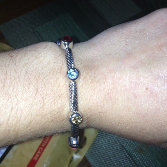 Cable bracelet