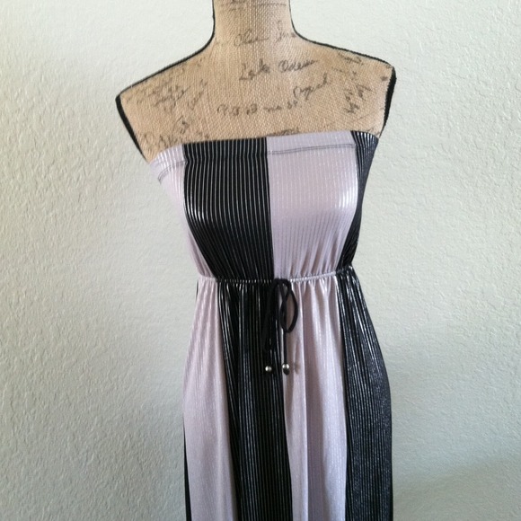 Maxi dress - Picture 2 of 3