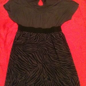 Zebra dress key hole back