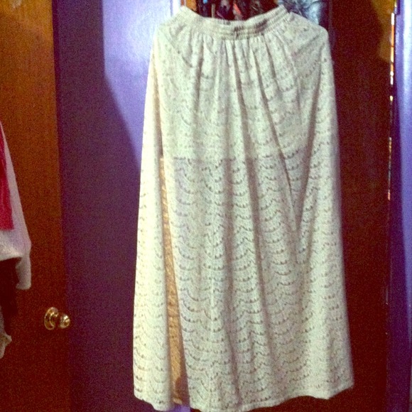 Maxi lace skirt - Picture 1 of 1