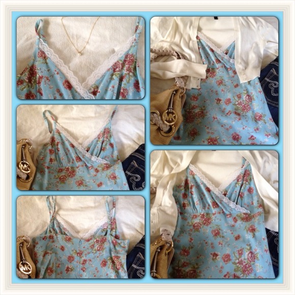 🌺Bundled!🌺  Floral print top & VS wrap top