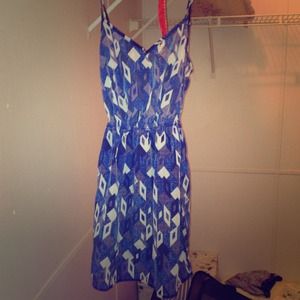 Printed dress, half thigh length, back cutout!