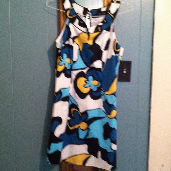 Dress - Picture 2 of 4