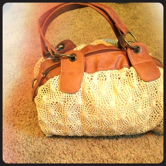 Stitched design shoulder bag