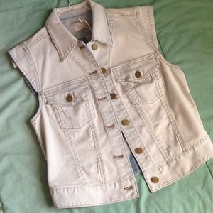 *Bundle for Tieshl11 * Joie Denim Vest + scarf