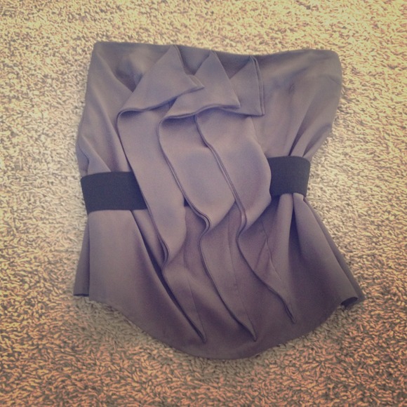 Gray tube top w/ black elastic belt. Zipper back.