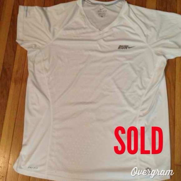 ✳Reduced Nike White Dri-fit top