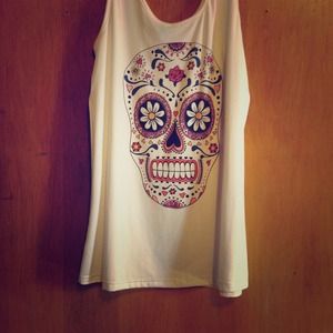 🌟SOLD IN BUNDLE🌟🎉Candy skull shirt