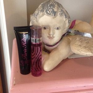 Trade Paris Hilton, green necklace & aqua necklac