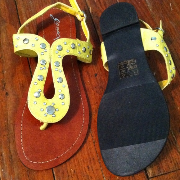 Sandals. Sold!!!!!!!!:) - Picture 2 of 4