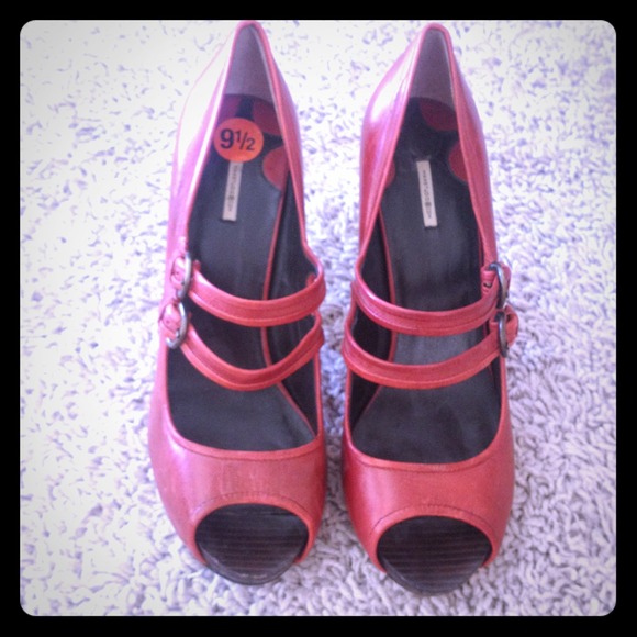 Max studio red open toed pumps