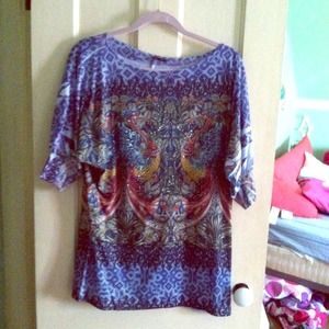 Loose fitting top 👻NEVER WORN👻