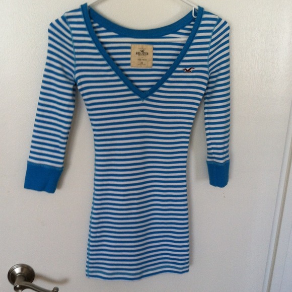Hollister Striped v-neck mid-sleeve