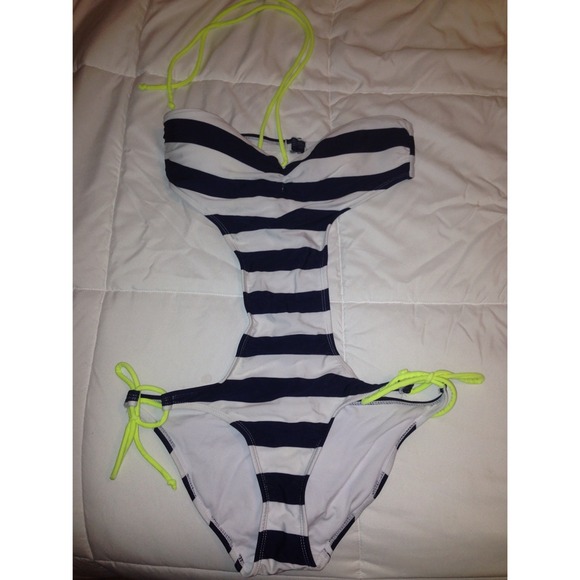 Garage Monokini