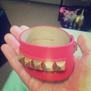 🎉Host pick 5/14🎉Juicy couture studded bracelet
