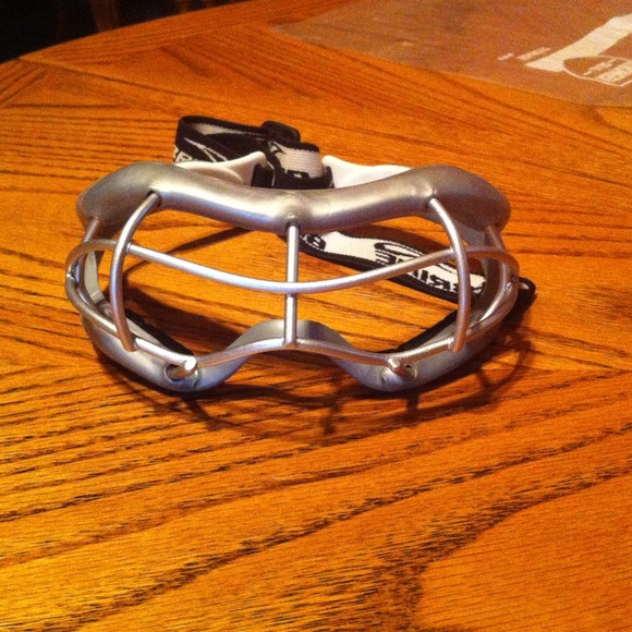 Lacrosse goggle