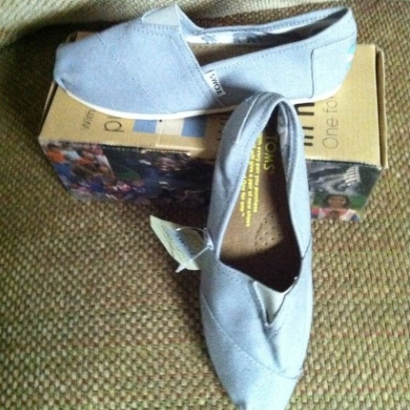 TOMS Shoes - 🎀reduced TOMS😍