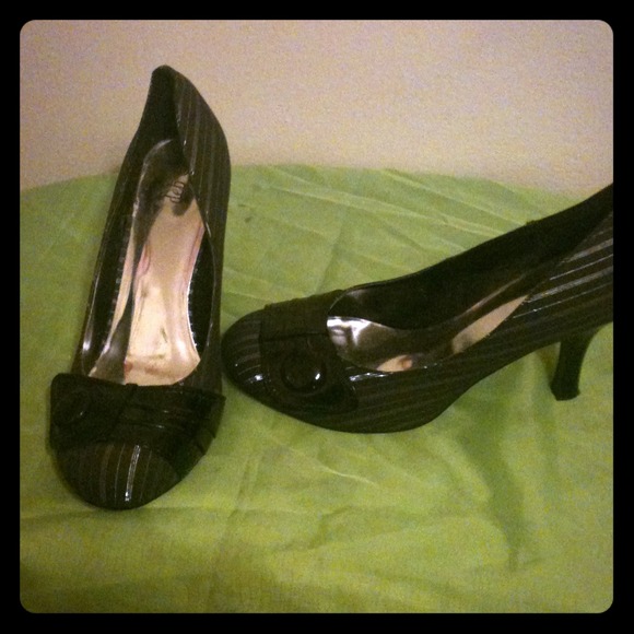 Charcoal gray pin striped business heels