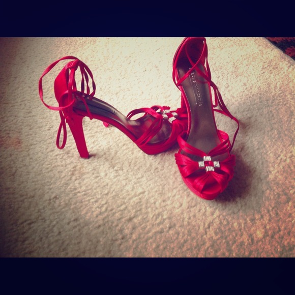 BCBG max azria sandals (new)
