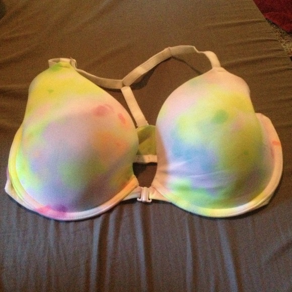 🚫Traded🚫Victoria's Secret pink racer back bra