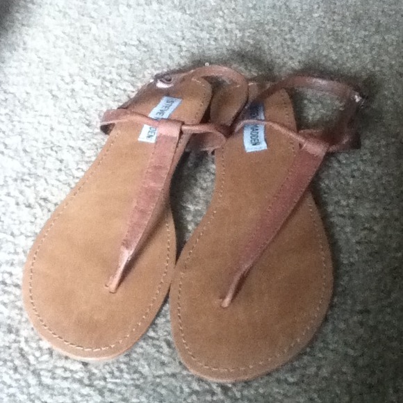STEVE MADDEN SANDALS