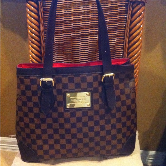 Damier tote ! Gorgeous bag! Great condition !