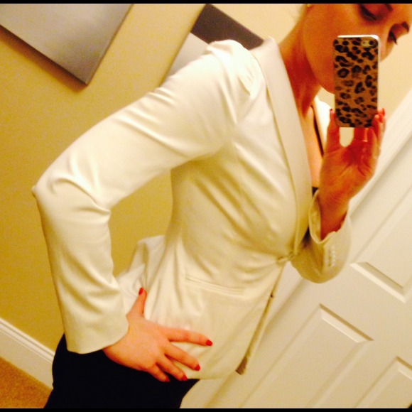 Reduced!! Guess white blazer ..worn once