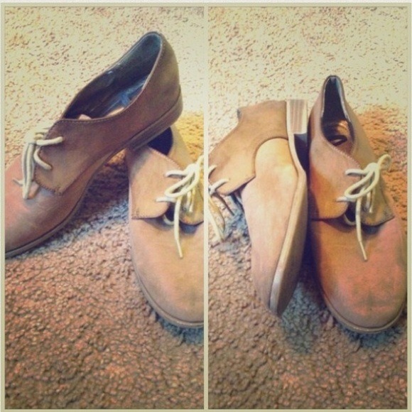 Oxford looking shoes/ old school