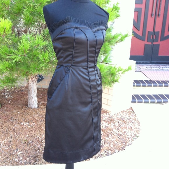 Dresses & Skirts - Beautiful Strapless LBD