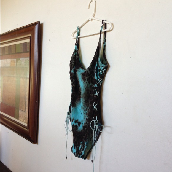 Bathing suit - Picture 2 of 4