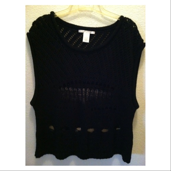 Black pullover sleeveless sweater