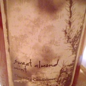 Brand new •WEN• sweet almond mint conditioner