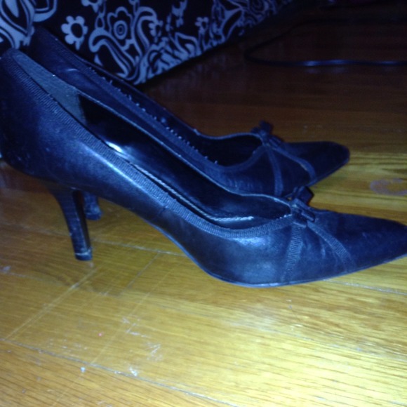 Heels - Picture 3 of 3