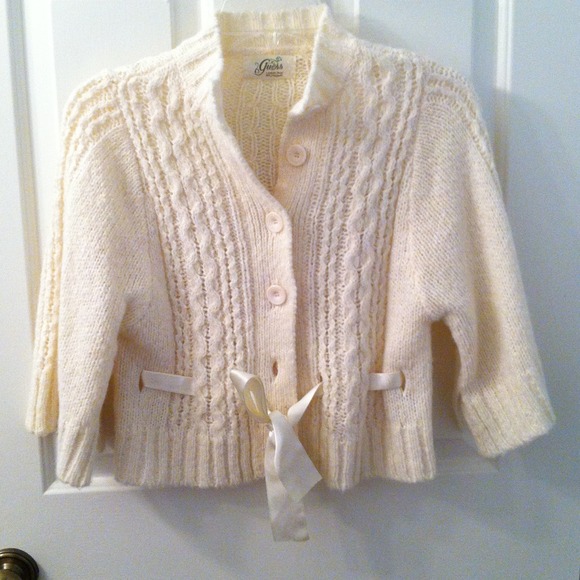 Guess Sweaters - Soft cropped sweater shawl
