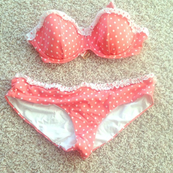 2 pc VS polka dot swim wear!