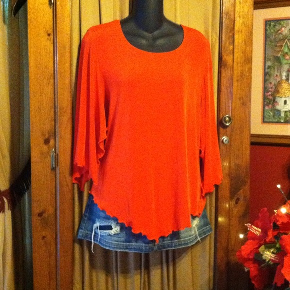 🌹🌹traded🌹🌹Red/orange top