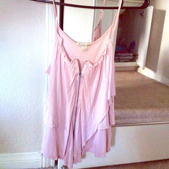 ❌SOLD❌Soft pink front zipper top