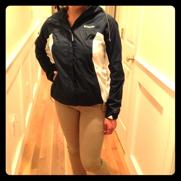 Columbia omni-tech rain jacket