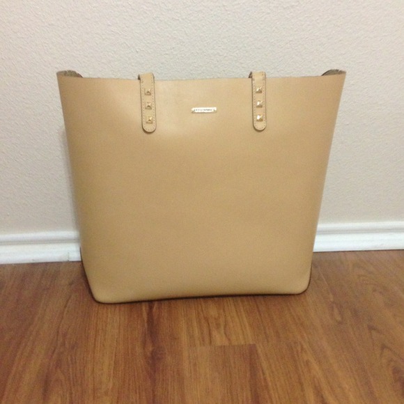* ON HOLD * Rebecca Minkoff Dylan tote bag.